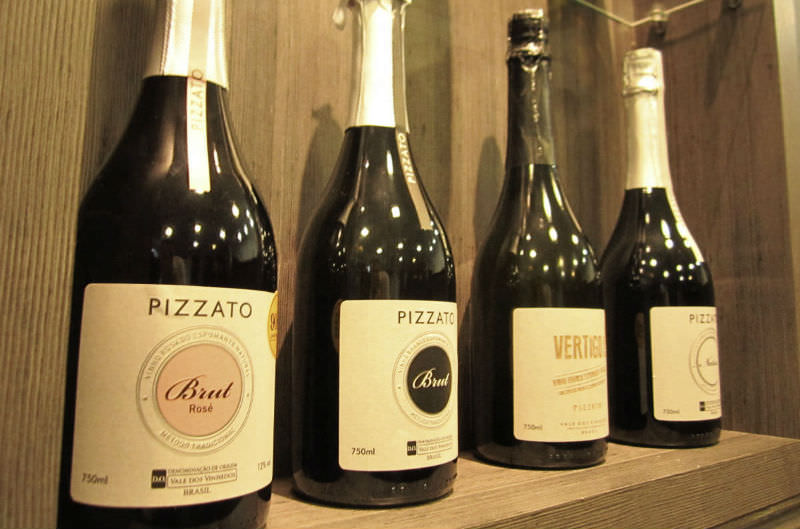 garrafas-de-vinhos-pizzato