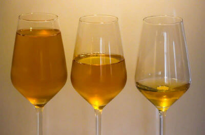 tacas-de-vinho-cheias