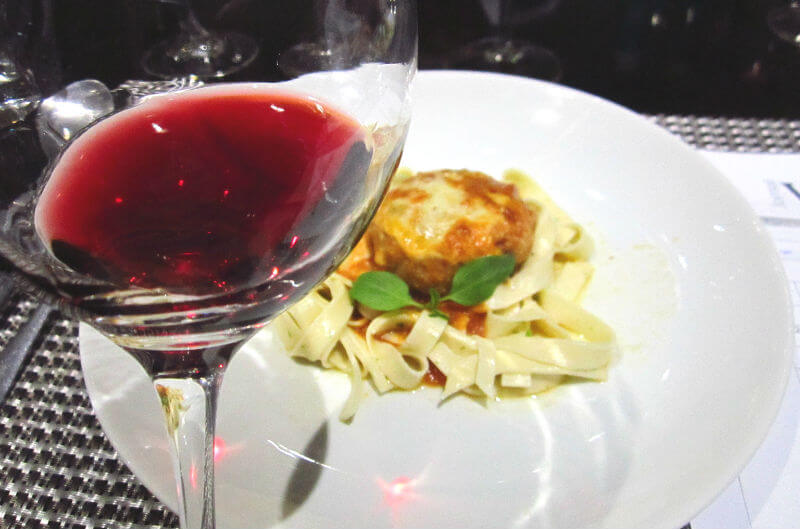 vinhos que combinam com polpetone